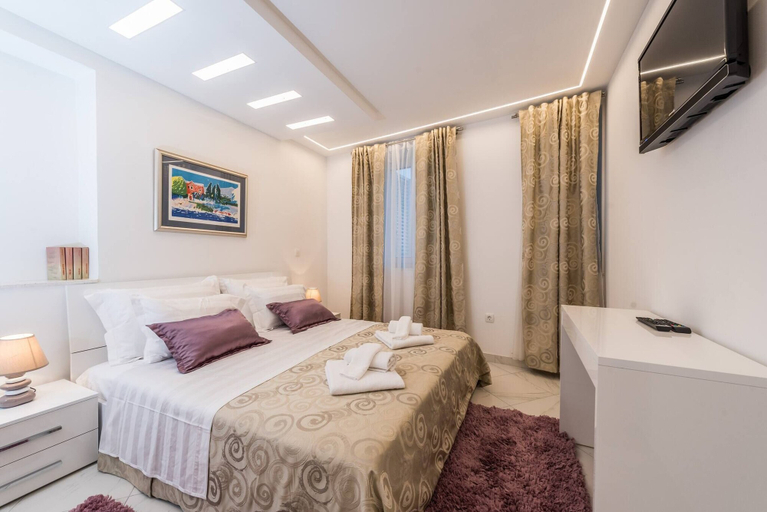 Bedroom 3, Good Life, Luxury Seafront Apartment, Preko