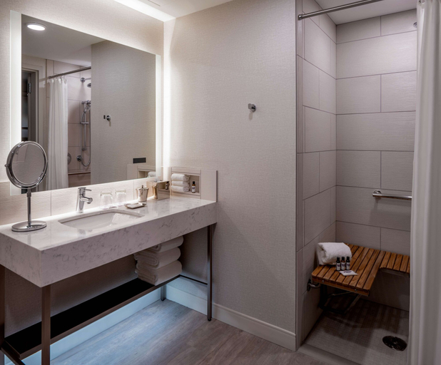 Bathroom 4, Hyatt Regency Portland at the Oregon Convention Center, Multnomah
