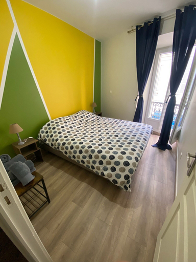 Bedroom 3, 5 Pl. Marcadieu, Hautes-Pyrénées