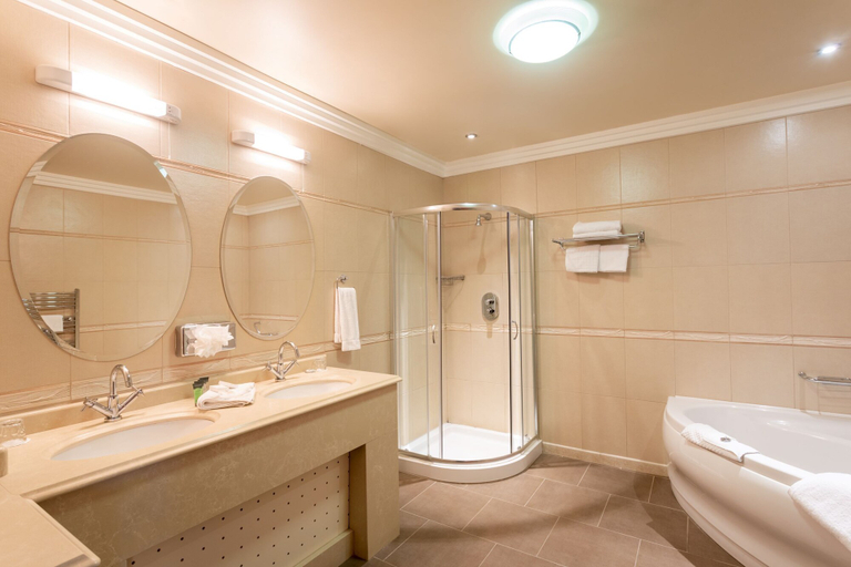 Bathroom 4, Lawlors of Naas