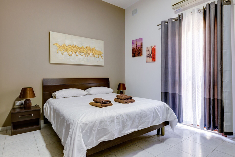 Bedroom 3, Cosy Apartment Steps From the Promenade