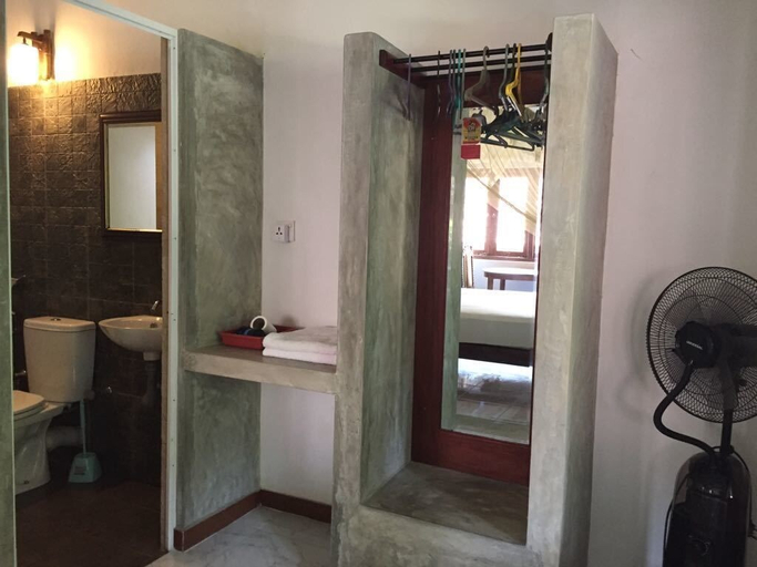 Bathroom 4, Yalegoda Walauwa Homestay, Udunuwara