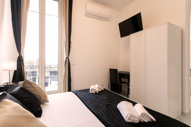 Bedroom 5, Re di roma rooftop, Rome