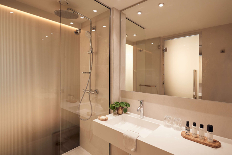 Bathroom 4, Park Plaza Vondelpark, Amsterdam