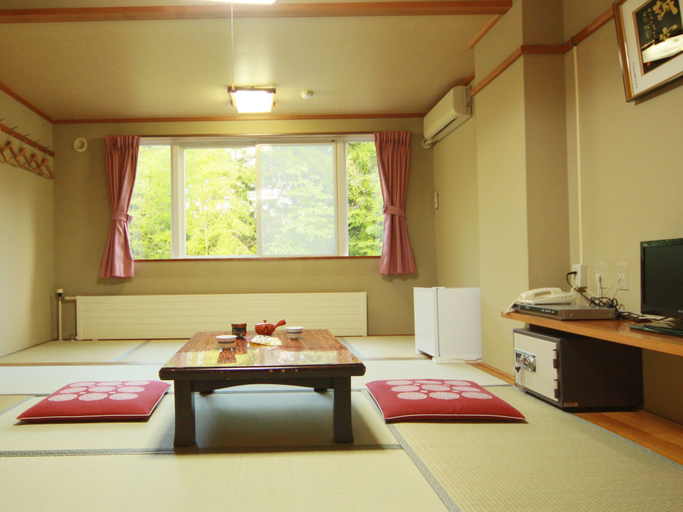 Bedroom 2, Hotel Sunny Valley, Otari