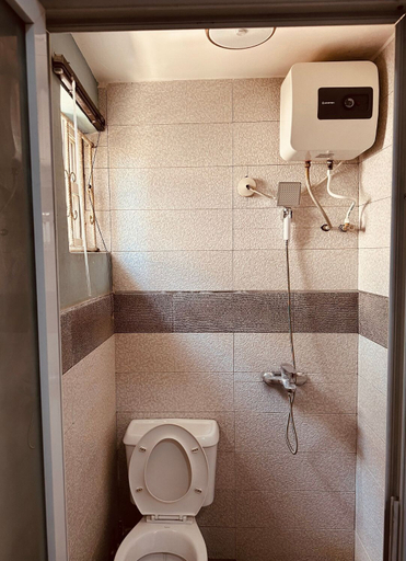 Bathroom 3, BATES GARDEN GUEST HOUSE, Eti-Osa