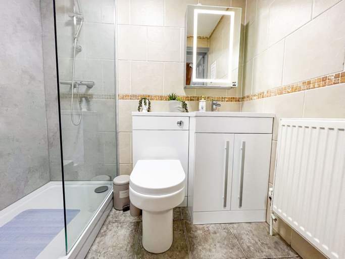 Bathroom 3, Tyrone House, Lincolnshire
