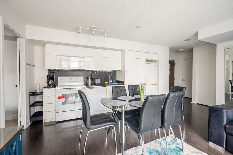 Dining Room 10