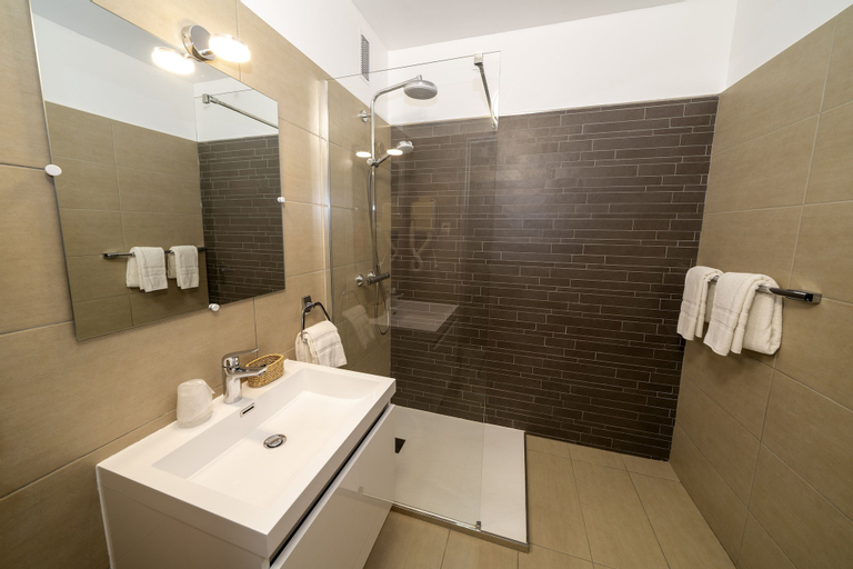 Bathroom 7
