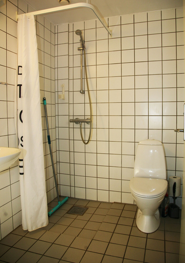 Bathroom 4, Nexø Hostel, Bornholm