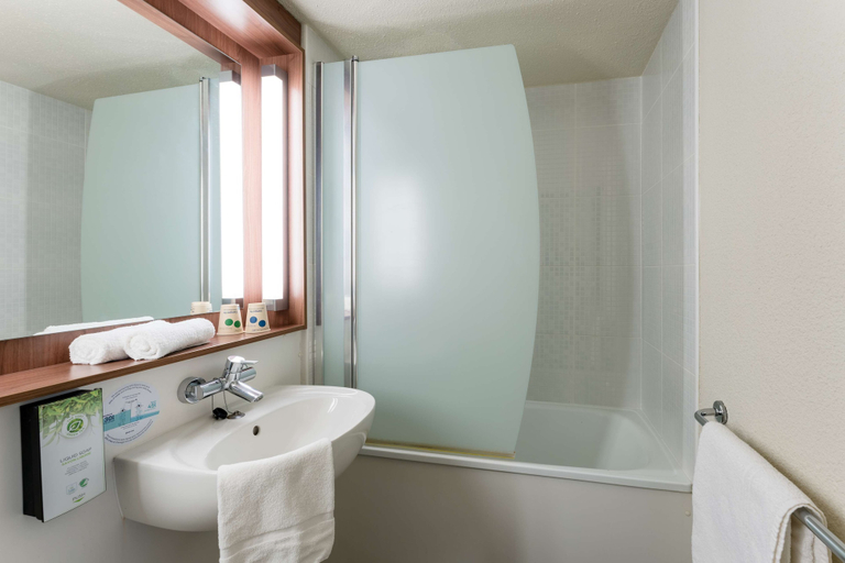 Bathroom 5, Campanile Rouen Sud - Zénith - Parc Expo, Seine-Maritime