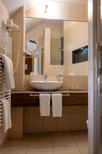 Bathroom 4, Hotel Belassi, Prievidza