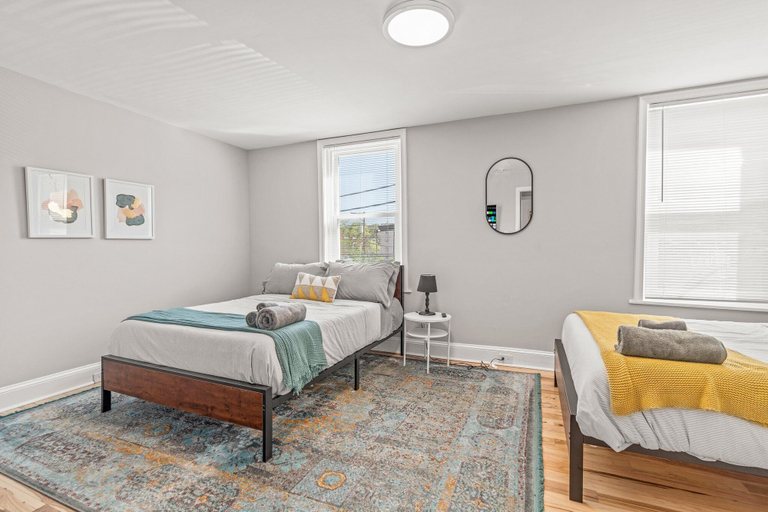 Bedroom 3, Spacious & Central Getaway Queen Beds, Philadelphia