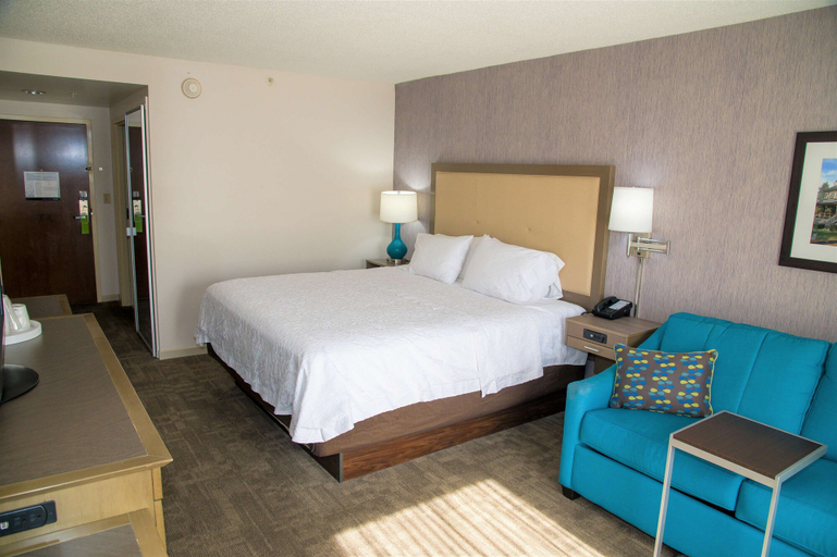 Bedroom 3, Hampton Inn Lewisburg, Greenbrier