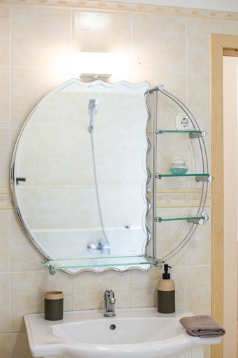 Bathroom 2, Venus Apartments - Opera II, Budapesti