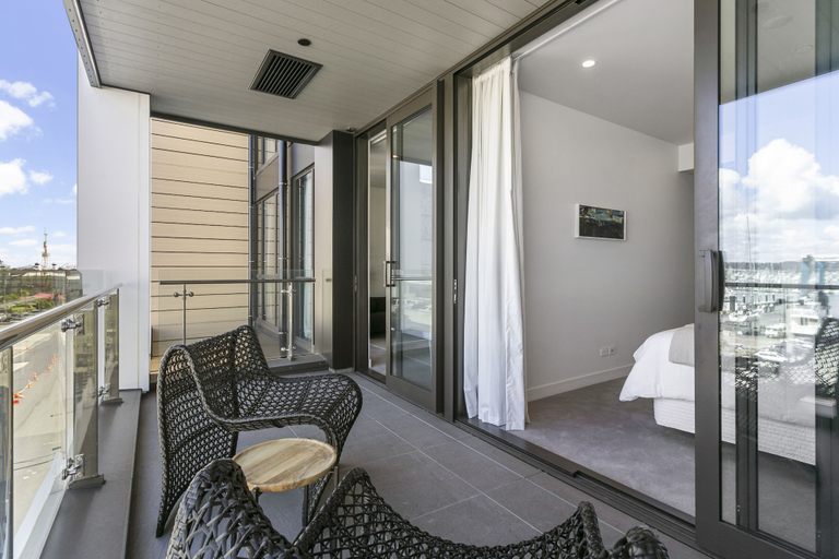 Others 4, Modern tranquility in the city, Waitakere