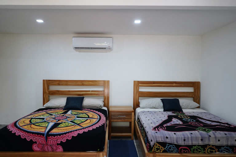 Bedroom 3, Dreamsea Surf Camp, Santa Cruz