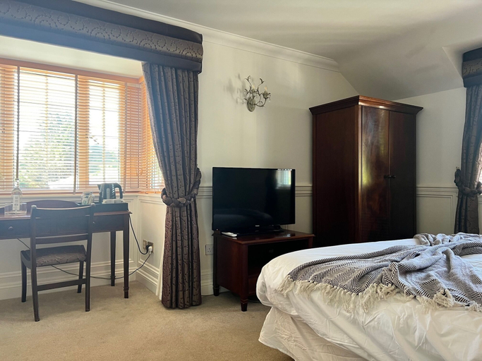 Bedroom 2, Lord Bute Hotel & Restaurant, Dorset