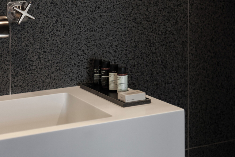Bathroom 4, The Sendal Boutique Hotel