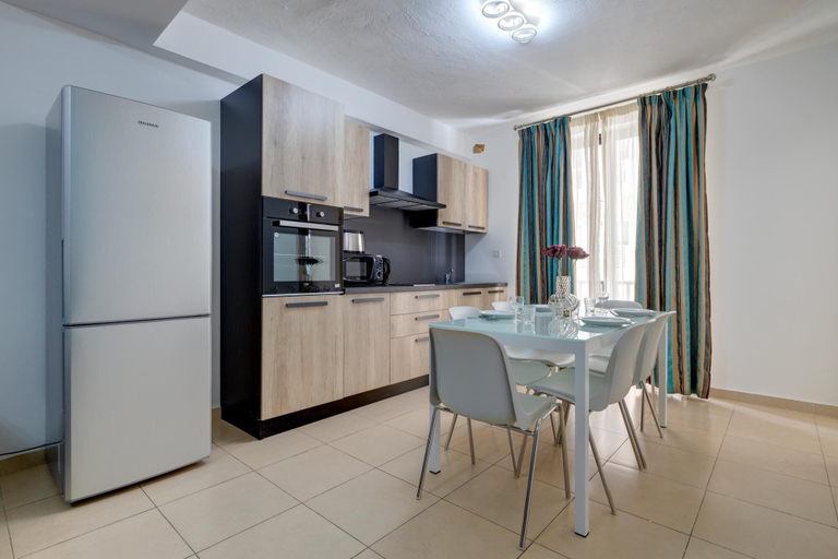 Room 2, 2 Bedroom Apartment Sliema Tigne Suites