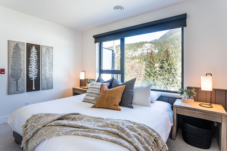 Bedroom 2, The Big Deck by Revelstoke Vacations, Columbia-Shuswap
