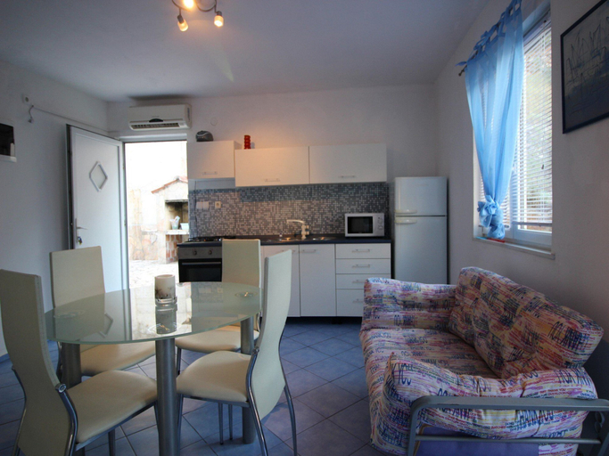 Others 4, Apartments Roza 1-2, Jelsa