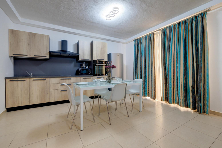 Others 4, 1 Bedroom Apartment Sliema Tigne Suites