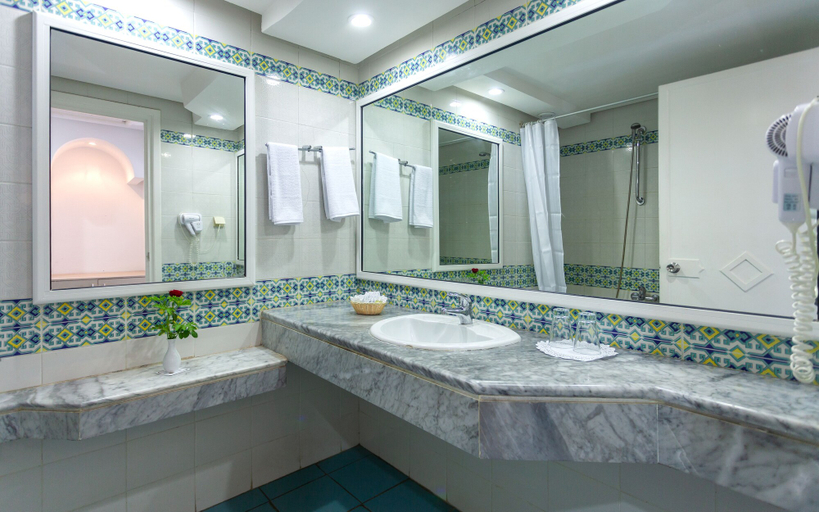 Bathroom 4, Djerba Holiday Beach, Houmt Souk