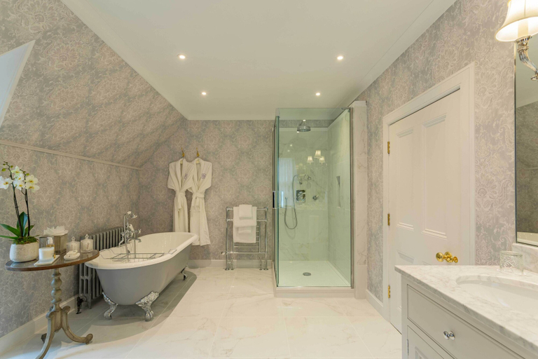 Bathroom 4, Glenapp Castle, South Ayrshire