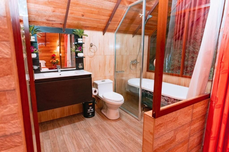 Bathroom 4, Suchipakari Jungle Lodge, Tena