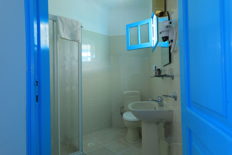 Bathroom 3, Bellapais Abbey Hotel
