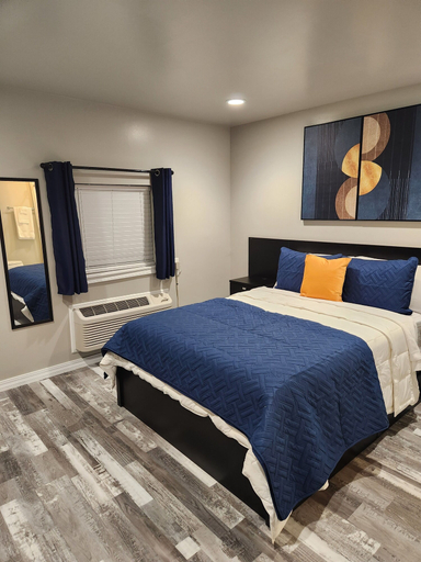 Bedroom 2, Gibson Motel, Nowata