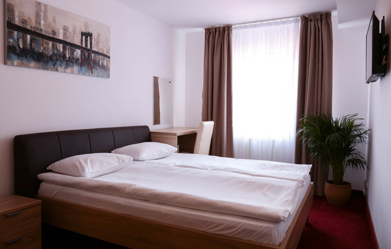 Bedroom 2, Hotel Apollonia, Brasov