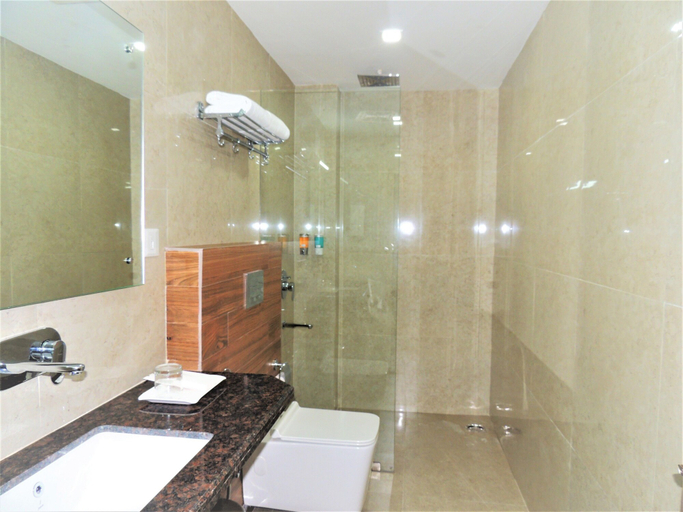 Bathroom 4, Hotel Ballerina, Tinsukia