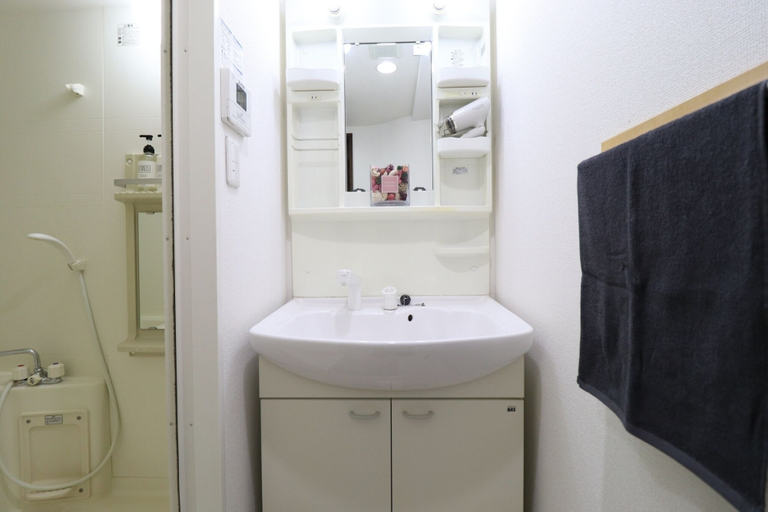 Bathroom 3, Serenite Nippombashi, Osaka
