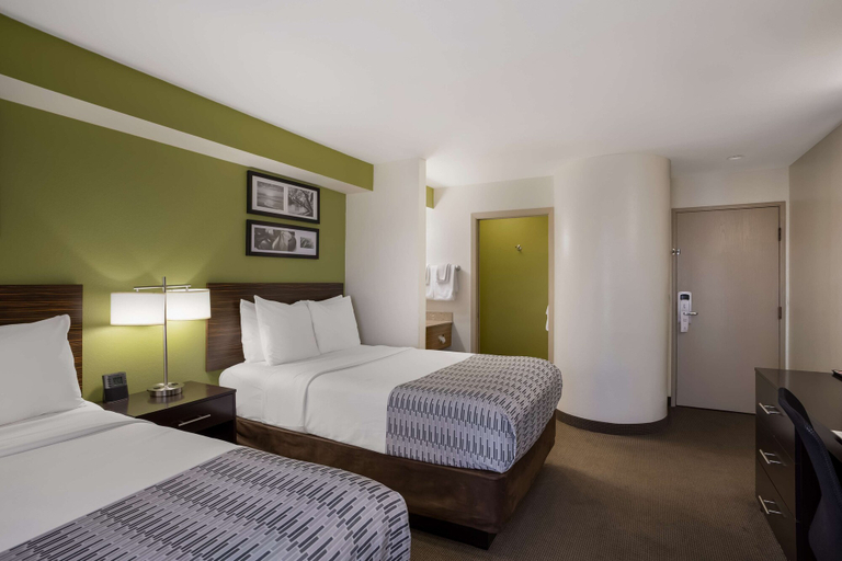 Bedroom 3, SureStay Plus by Best Western Mesa Superstition Springs, Maricopa