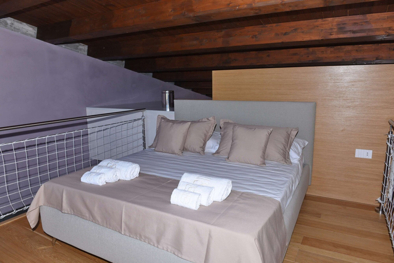 Bedroom 2, Torre Difyos, Salerno