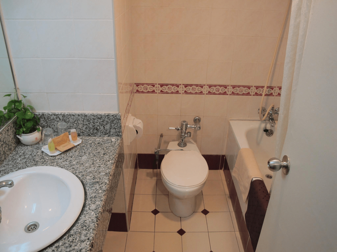 Bathroom 5, Hotel Grand Continental Kuching, Kuching