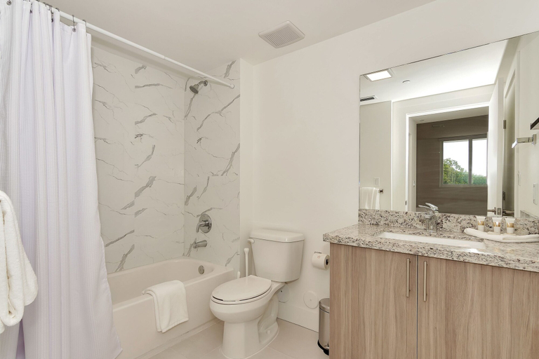Bathroom 4, Roami at Grove 27, Miami-Dade