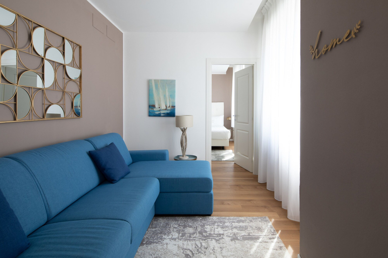 Others 5, Vis a Vis Apartments, Trieste