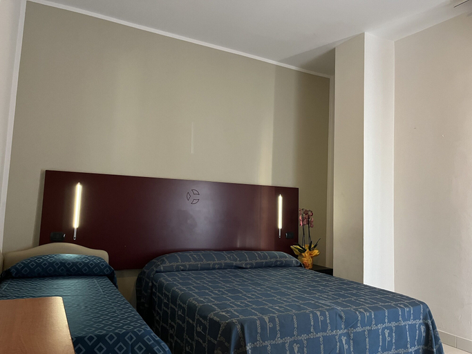 Bedroom 3, Hotel Fellini Rimini, Rimini