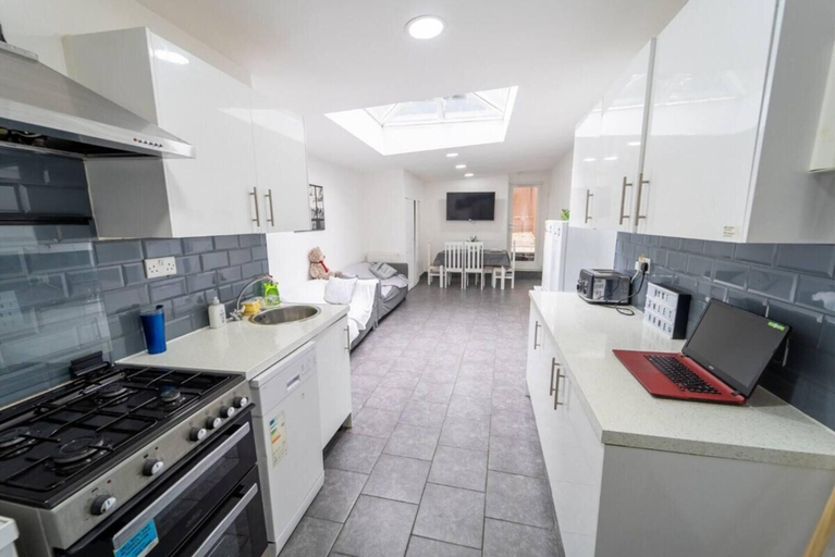Others 3, Cosy Studio Close to the University, Birmingham