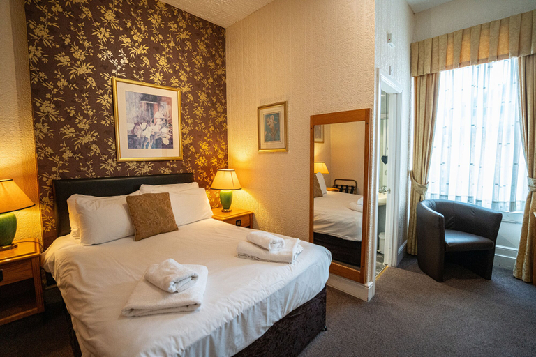 Bedroom 2, Can-Y-Bae, Conwy