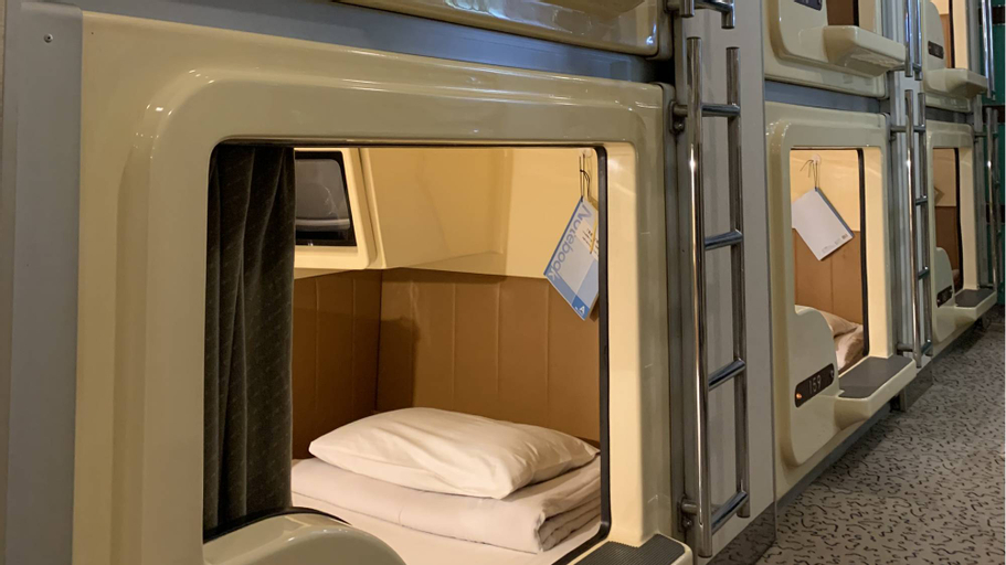 Funabashi Grand Sauna & Capsule Hotel, Funabashi