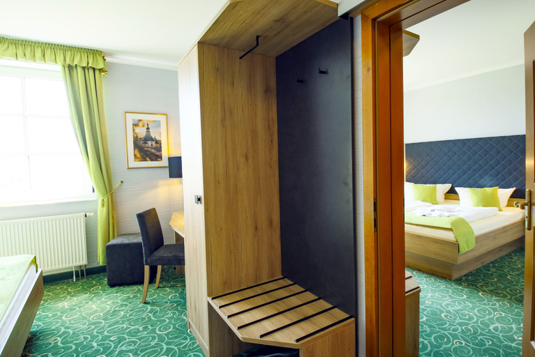 Bedroom 4, Panorama Berghotel Wettiner Höhe, Erzgebirgskreis
