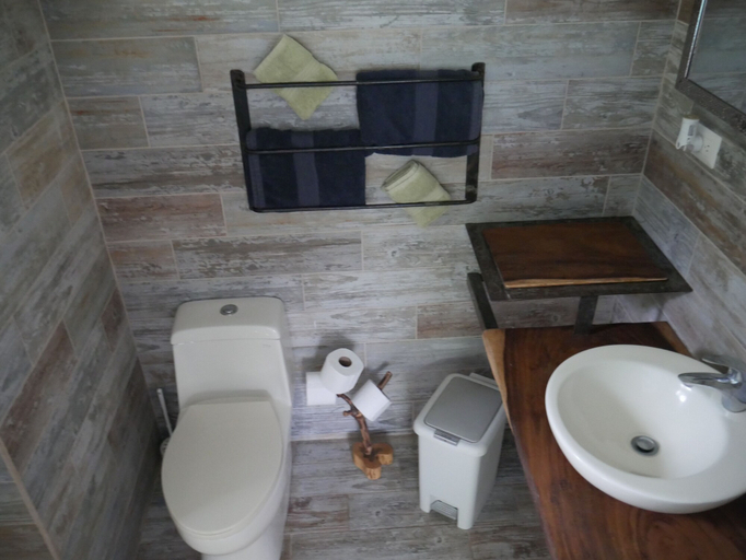 Bathroom 3, Cote Pacific Casitas, Santa Cruz