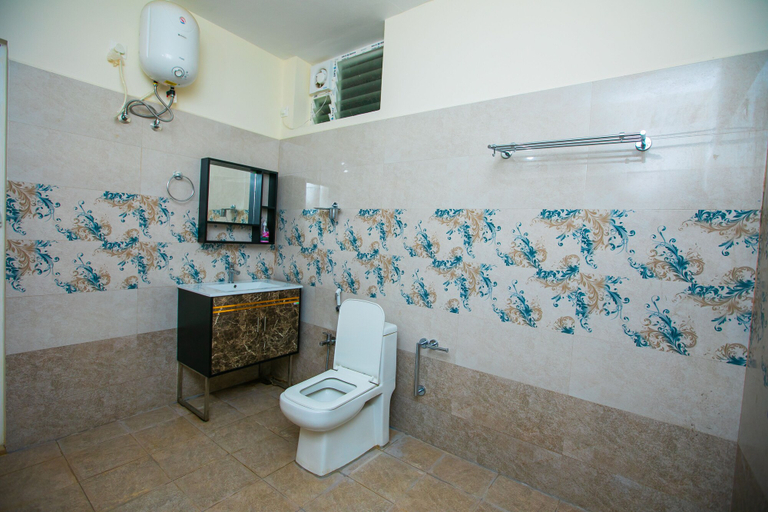 Bathroom 3, Queens Paradise Estate, Viluppuram