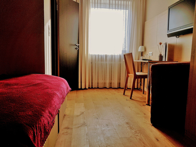 Bedroom 3, Maxhotel, Lindau (Bodensee)