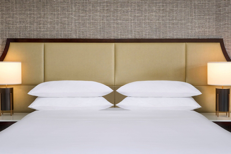 Bedroom 5, Sheraton Hamilton, Hamilton