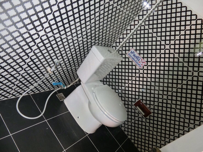 Bathroom 3, Meephawa Resort, Amphawa